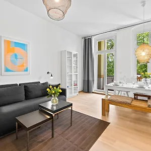 33 Efg Schoenhauser Allee Mit Balkon Berlijn